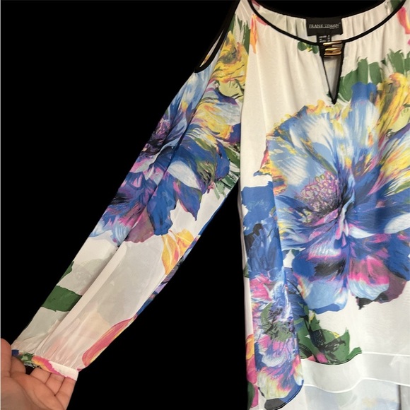 Frank Lyman Design Chiffon floral top - Picture 2 of 7